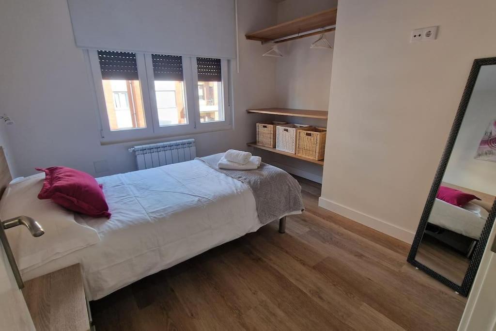 Apartamento Aires De Tineo Oviedo Bagian luar foto